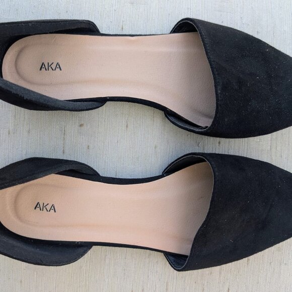 Elegant Black Women's Shoes - Picture 2 of 5